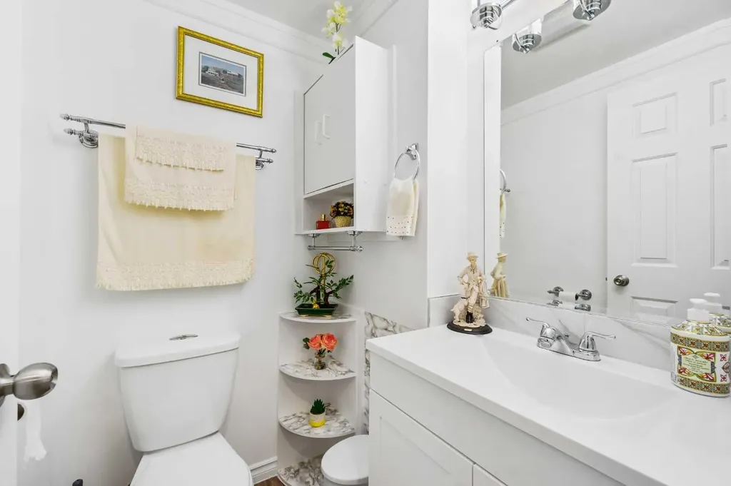 455 Huntsville Crescent NW Calgary AB T2K 4W3