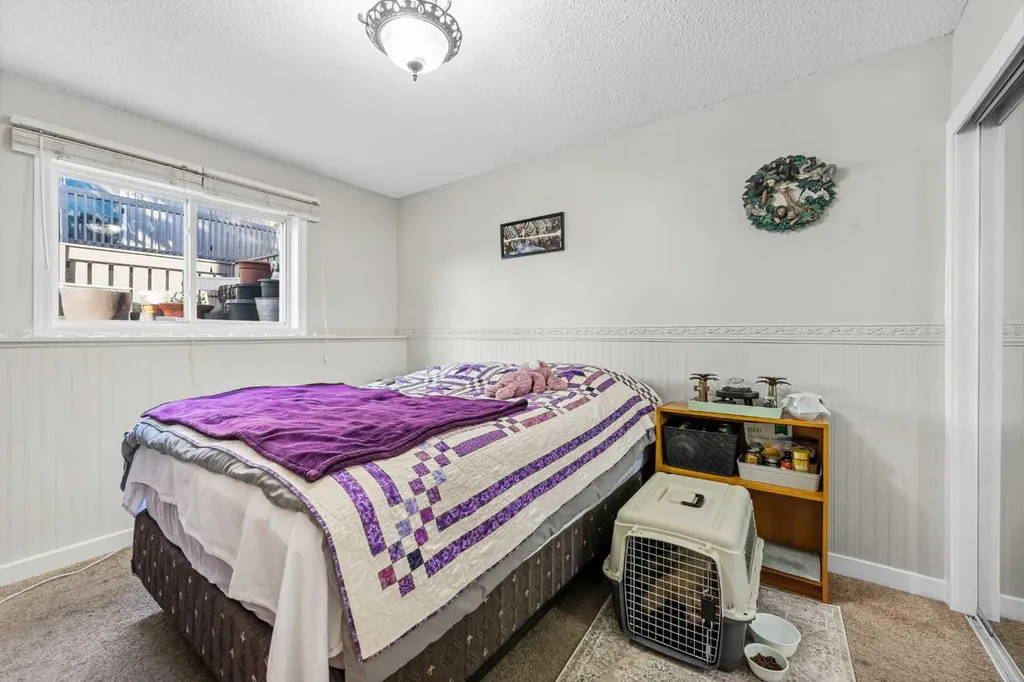 455 Huntsville Crescent NW Calgary AB T2K 4W3