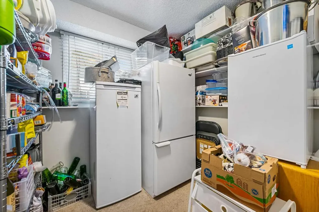 455 Huntsville Crescent NW Calgary AB T2K 4W3