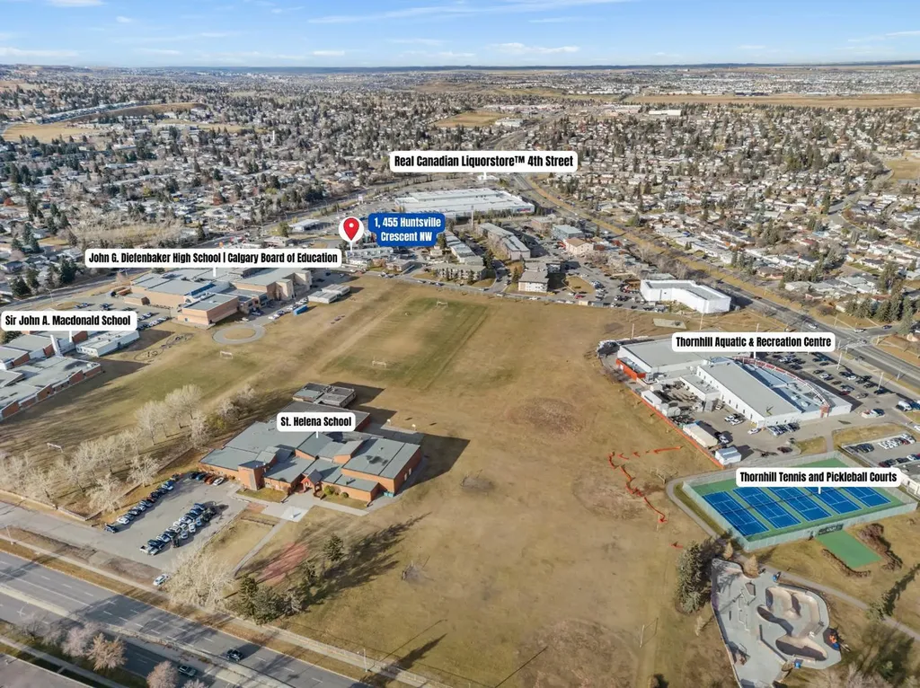 455 Huntsville Crescent NW Calgary AB T2K 4W3