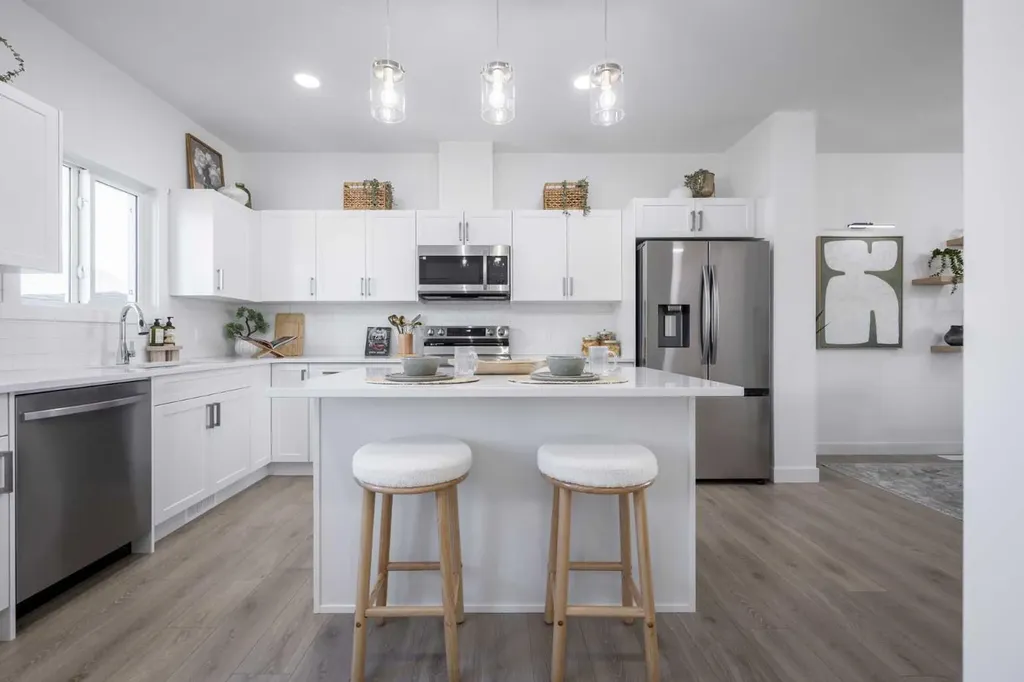 17 Tillotson Loop Okotoks AB T1S 4S8