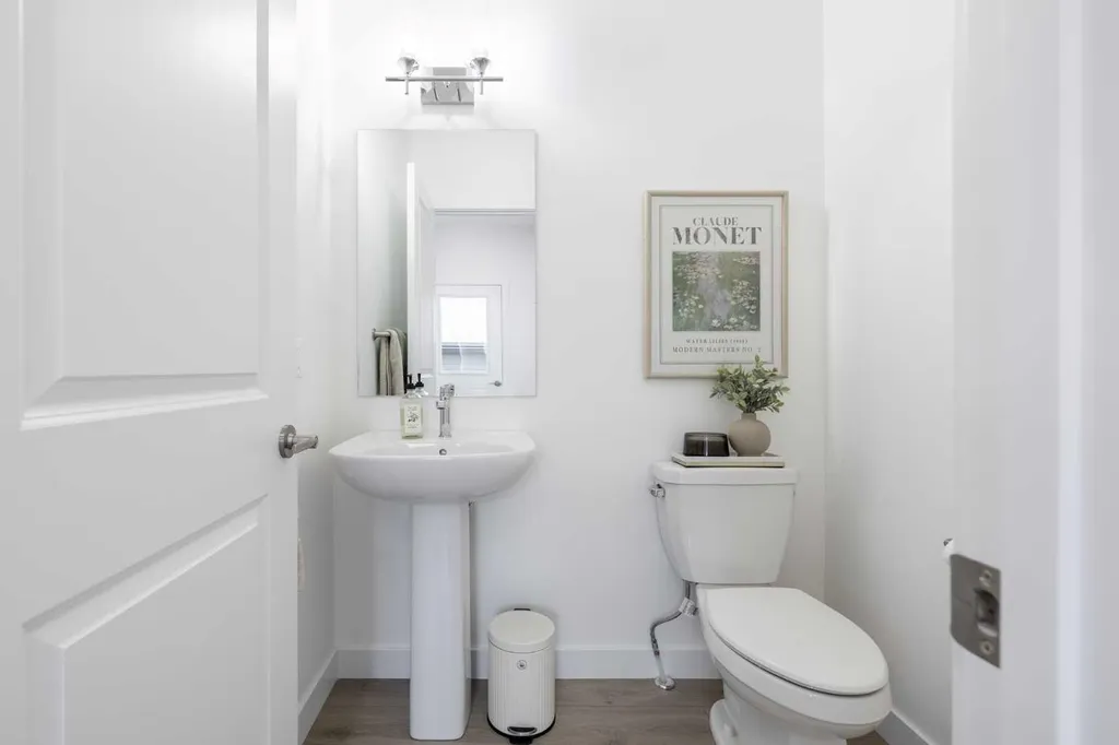 17 Tillotson Loop Okotoks AB T1S 4S8