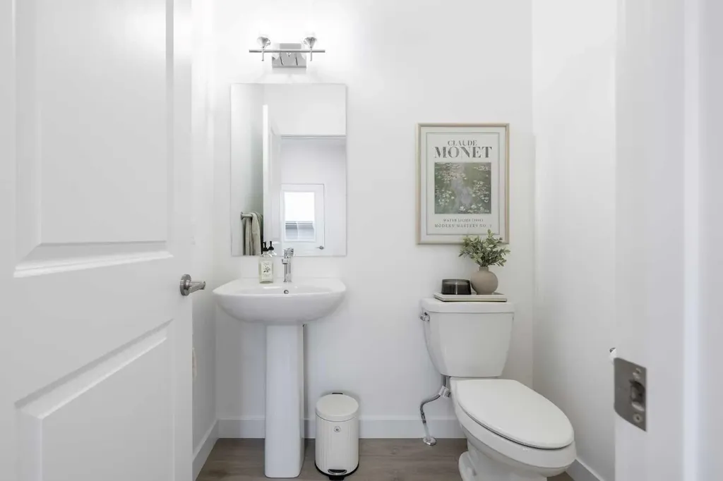 17 Tillotson Loop Okotoks AB T1S 4S8