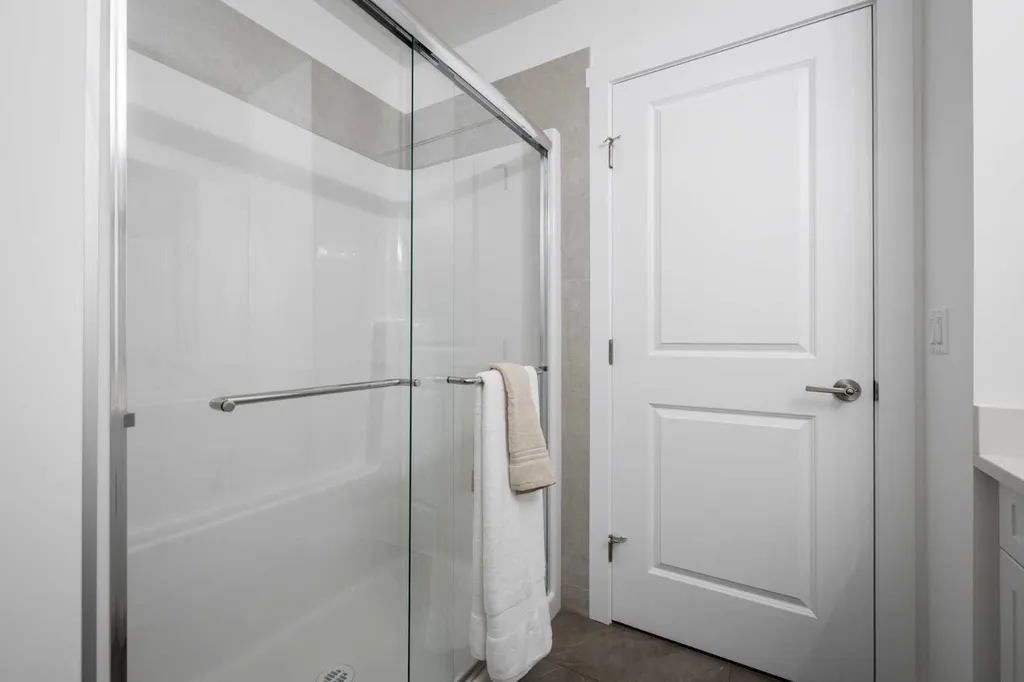 17 Tillotson Loop Okotoks AB T1S 4S8