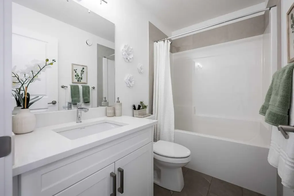 17 Tillotson Loop Okotoks AB T1S 4S8