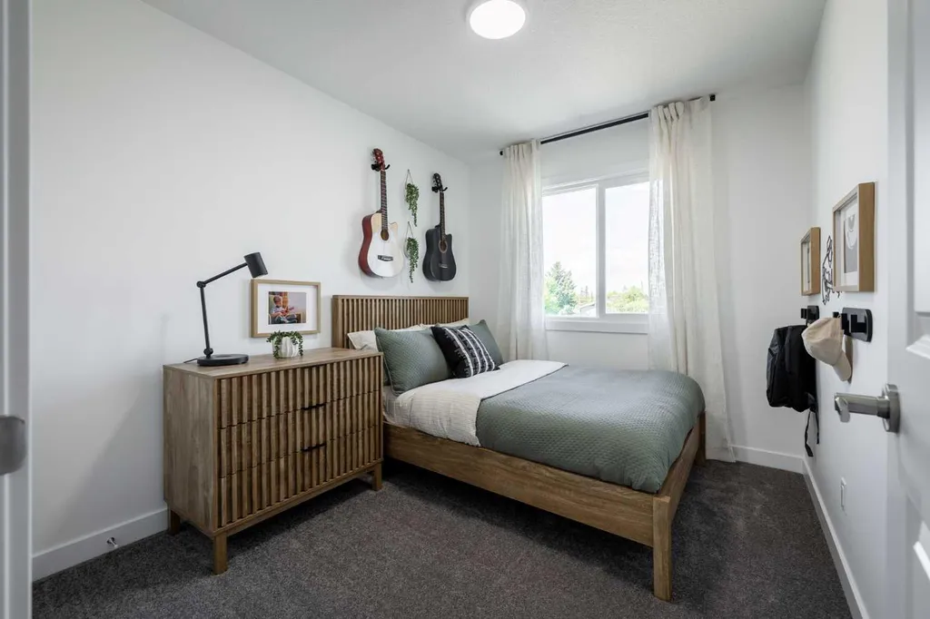 17 Tillotson Loop Okotoks AB T1S 4S8