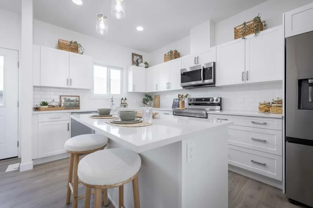 17 Tillotson Loop Okotoks AB T1S 4S8