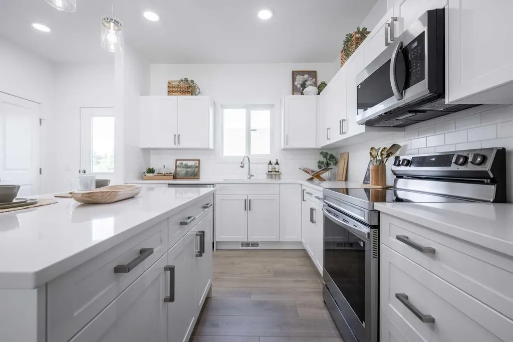 17 Tillotson Loop Okotoks AB T1S 4S8