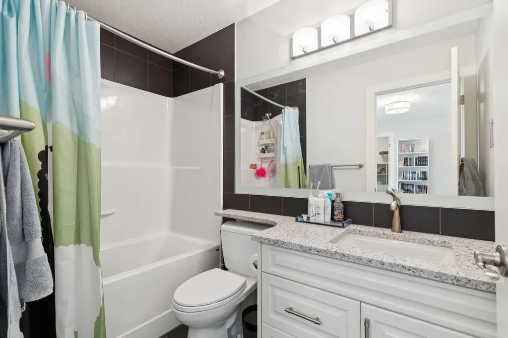 2015 Brightoncrest Green SE Calgary AB T3Z 5A3