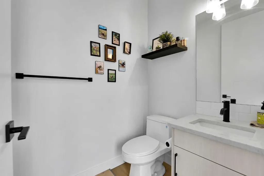 2106 6 Street NW Calgary AB T2M 5C6