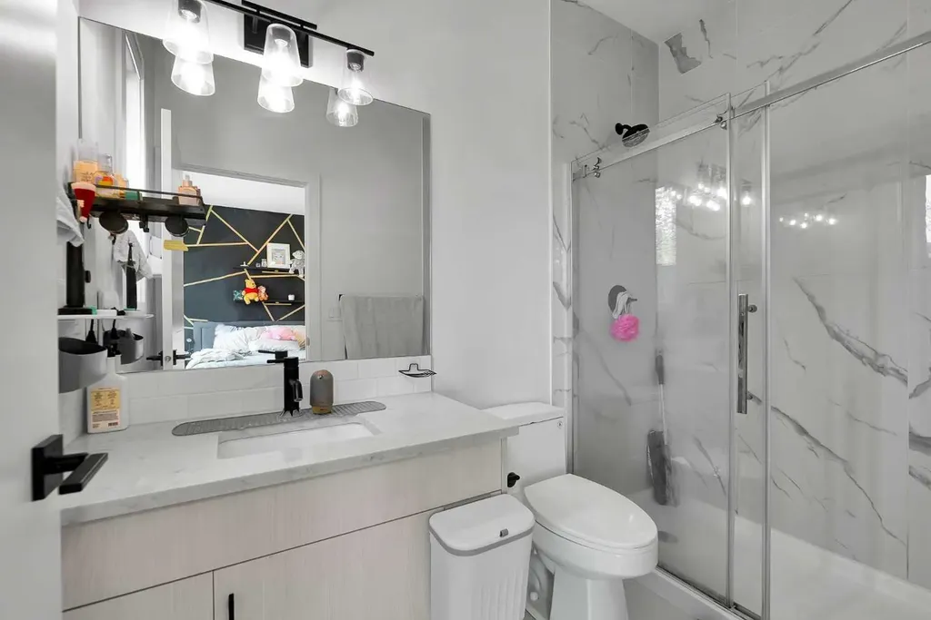 2106 6 Street NW Calgary AB T2M 5C6