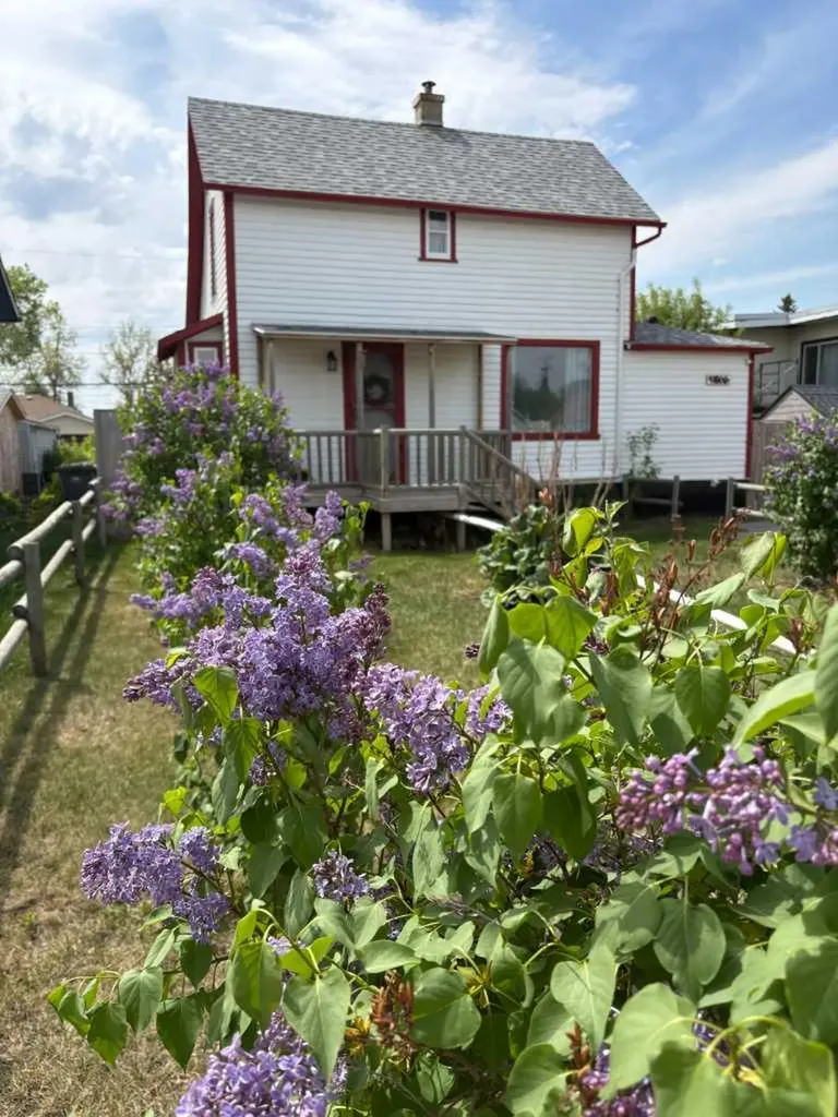 5129 48 Avenue Ponoka AB T4J 1J2