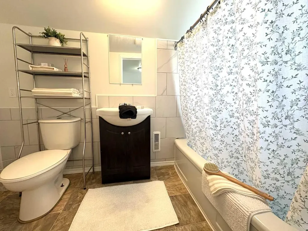 5129 48 Avenue Ponoka AB T4J 1J2