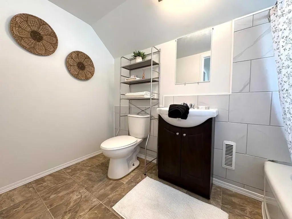5129 48 Avenue Ponoka AB T4J 1J2