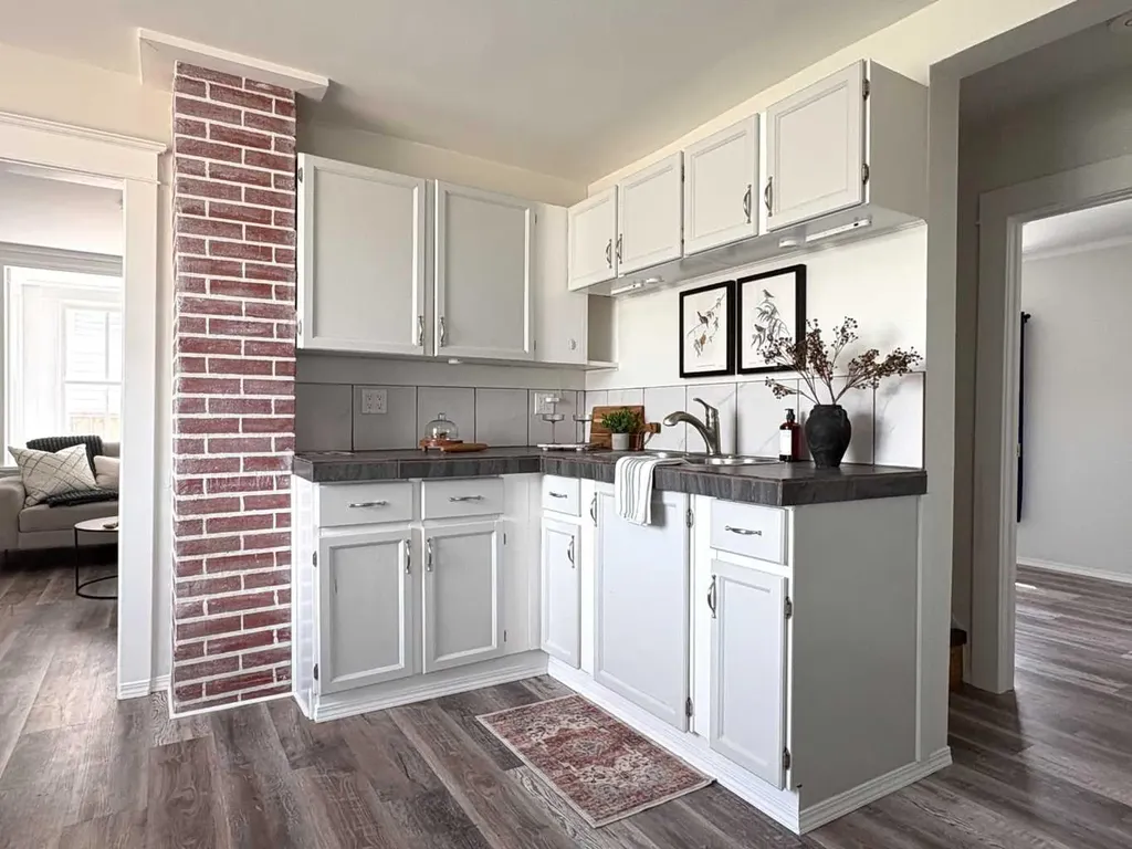 5129 48 Avenue Ponoka AB T4J 1J2
