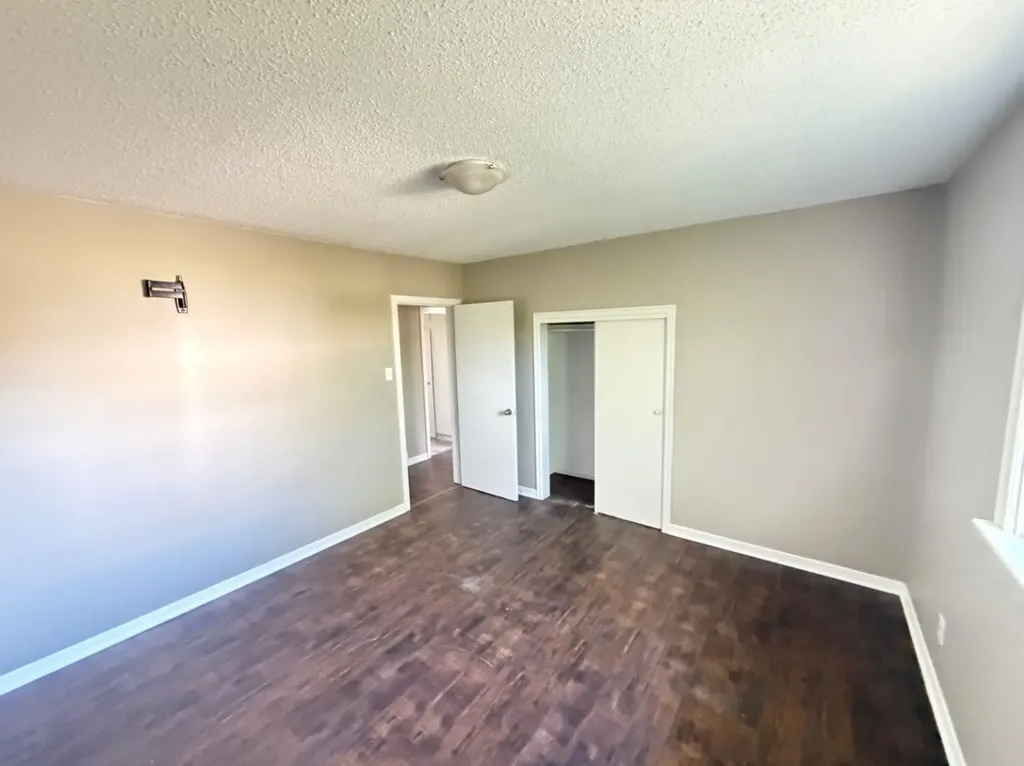9657 Hillcrest Drive Grande Prairie AB T8V 1A9