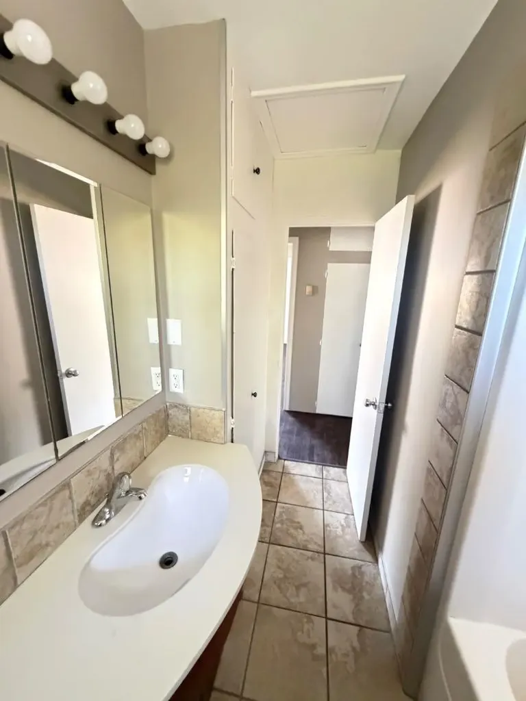 9657 Hillcrest Drive Grande Prairie AB T8V 1A9