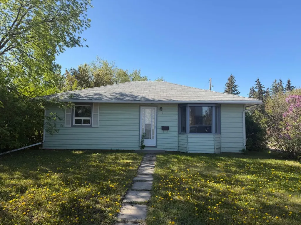 9657 Hillcrest Drive Grande Prairie AB T8V 1A9