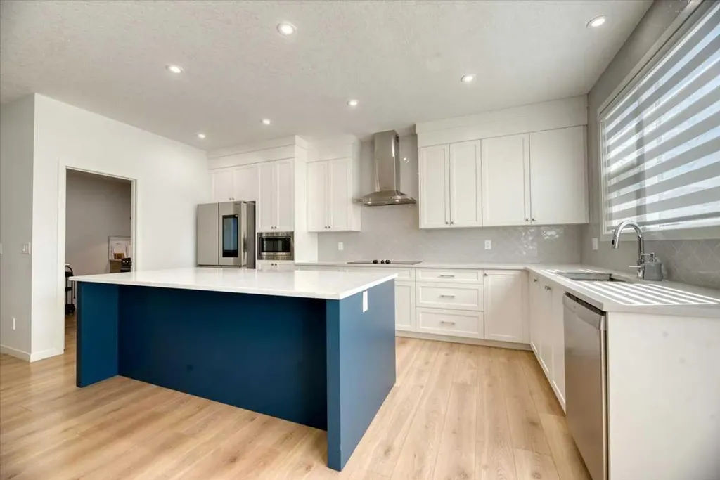 125 Belmont Villas SW Calgary AB T2X 4N5