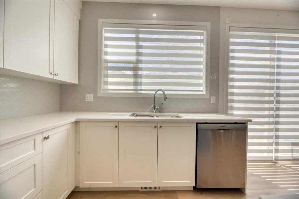 125 Belmont Villas SW Calgary AB T2X 4N5