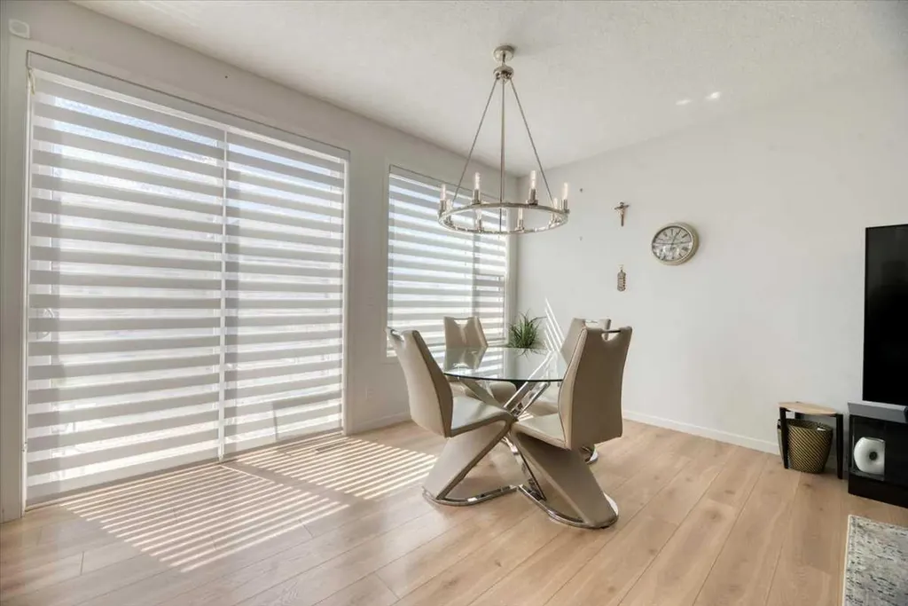 125 Belmont Villas SW Calgary AB T2X 4N5