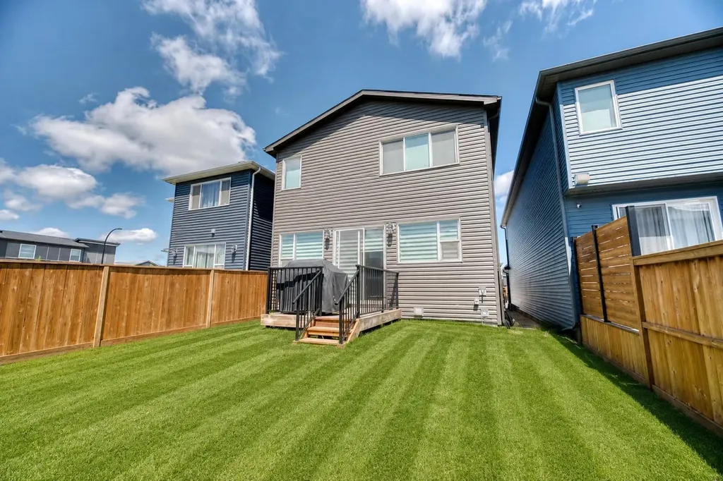 125 Belmont Villas SW Calgary AB T2X 4N5