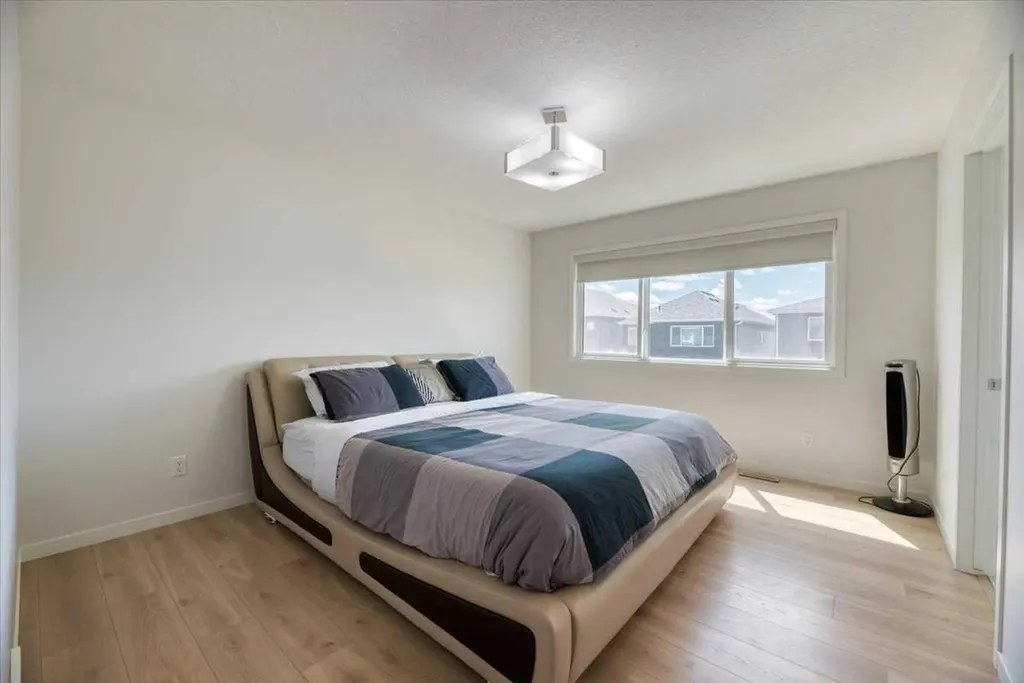 125 Belmont Villas SW Calgary AB T2X 4N5