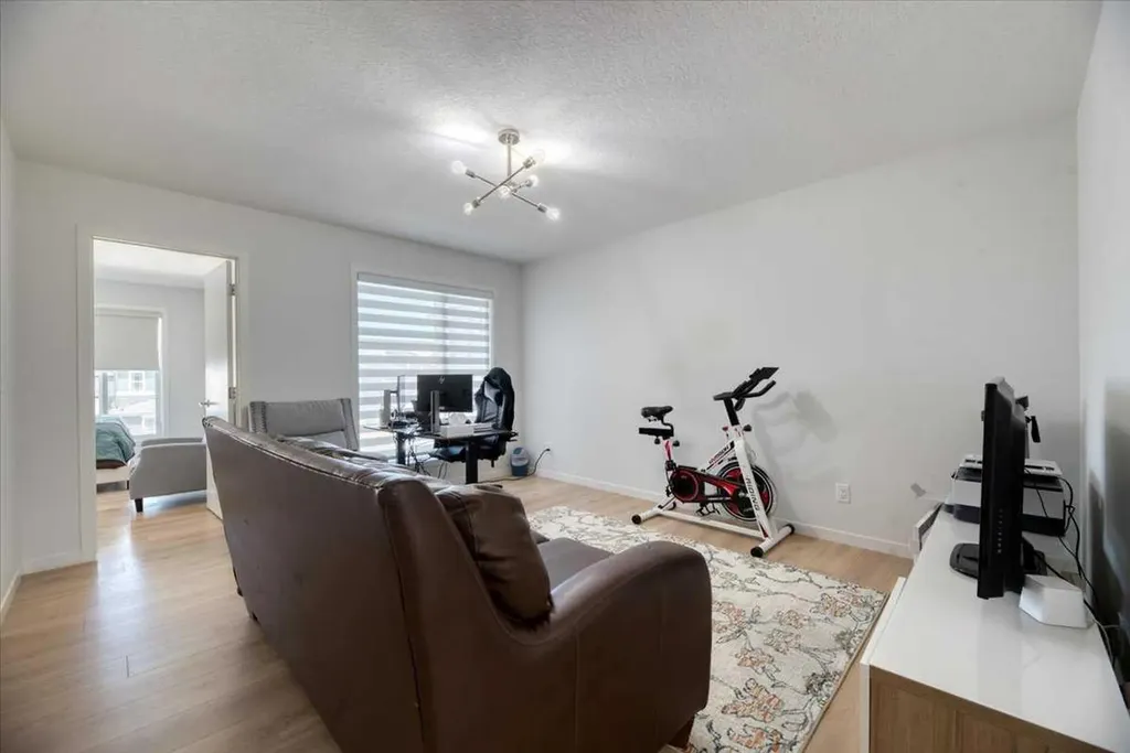 125 Belmont Villas SW Calgary AB T2X 4N5
