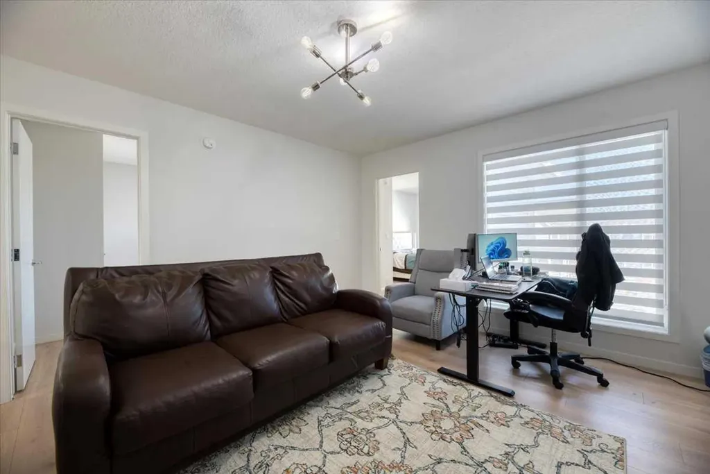 125 Belmont Villas SW Calgary AB T2X 4N5