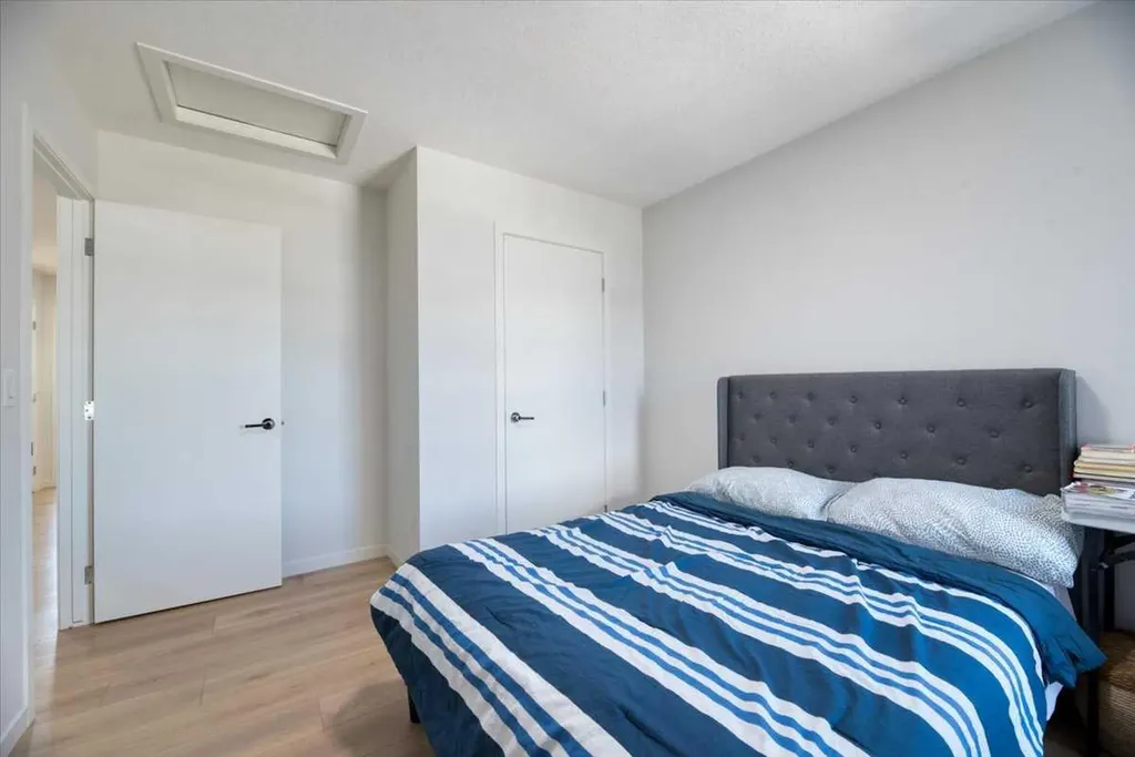 125 Belmont Villas SW Calgary AB T2X 4N5