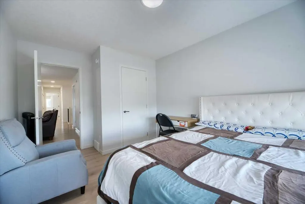 125 Belmont Villas SW Calgary AB T2X 4N5