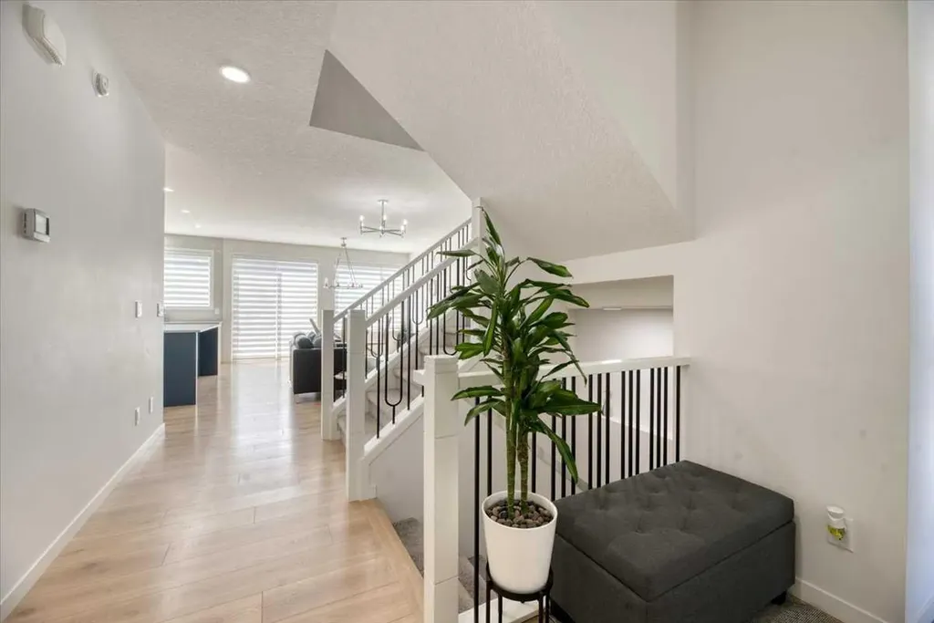 125 Belmont Villas SW Calgary AB T2X 4N5