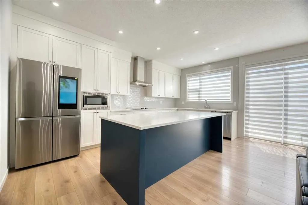 125 Belmont Villas SW Calgary AB T2X 4N5
