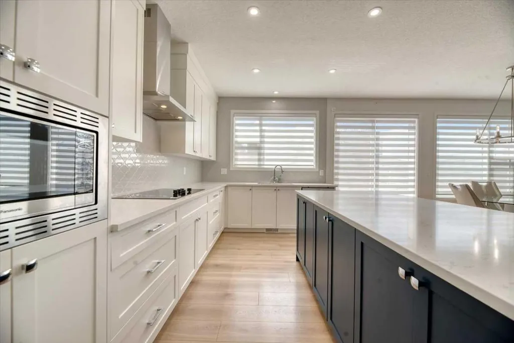 125 Belmont Villas SW Calgary AB T2X 4N5