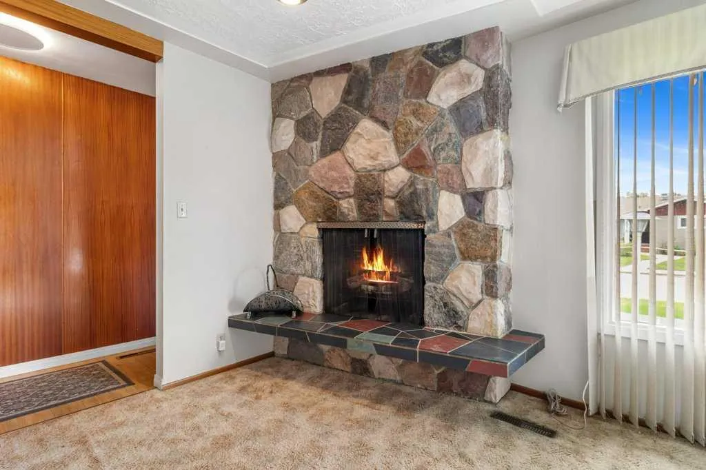 3515 43a Avenue Red Deer AB T4N 3E9