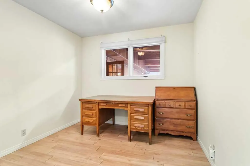 3515 43a Avenue Red Deer AB T4N 3E9