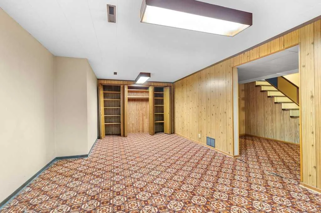 3515 43a Avenue Red Deer AB T4N 3E9