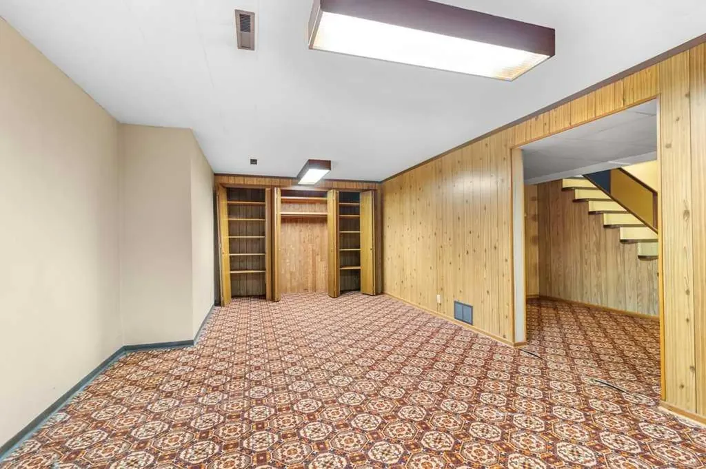 3515 43a Avenue Red Deer AB T4N 3E9