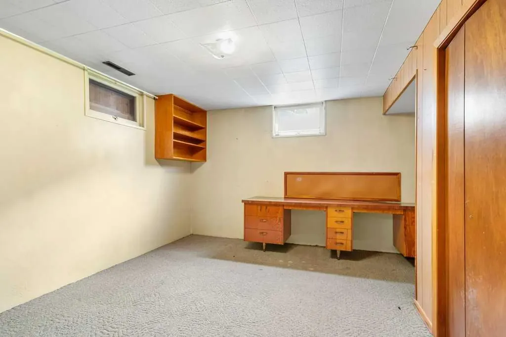 3515 43a Avenue Red Deer AB T4N 3E9