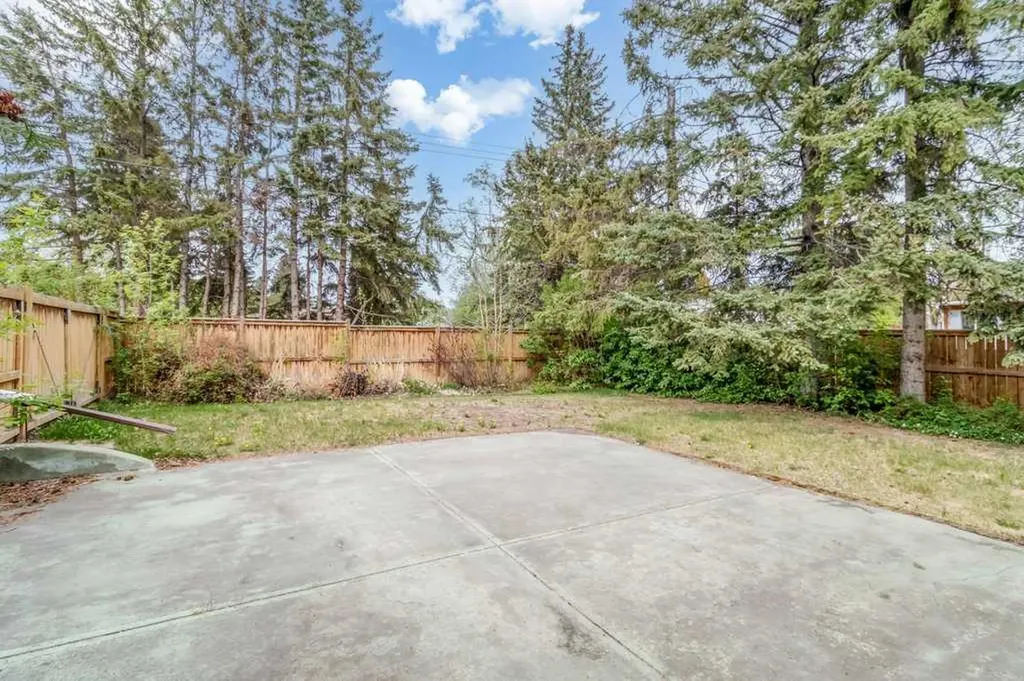 3515 43a Avenue Red Deer AB T4N 3E9