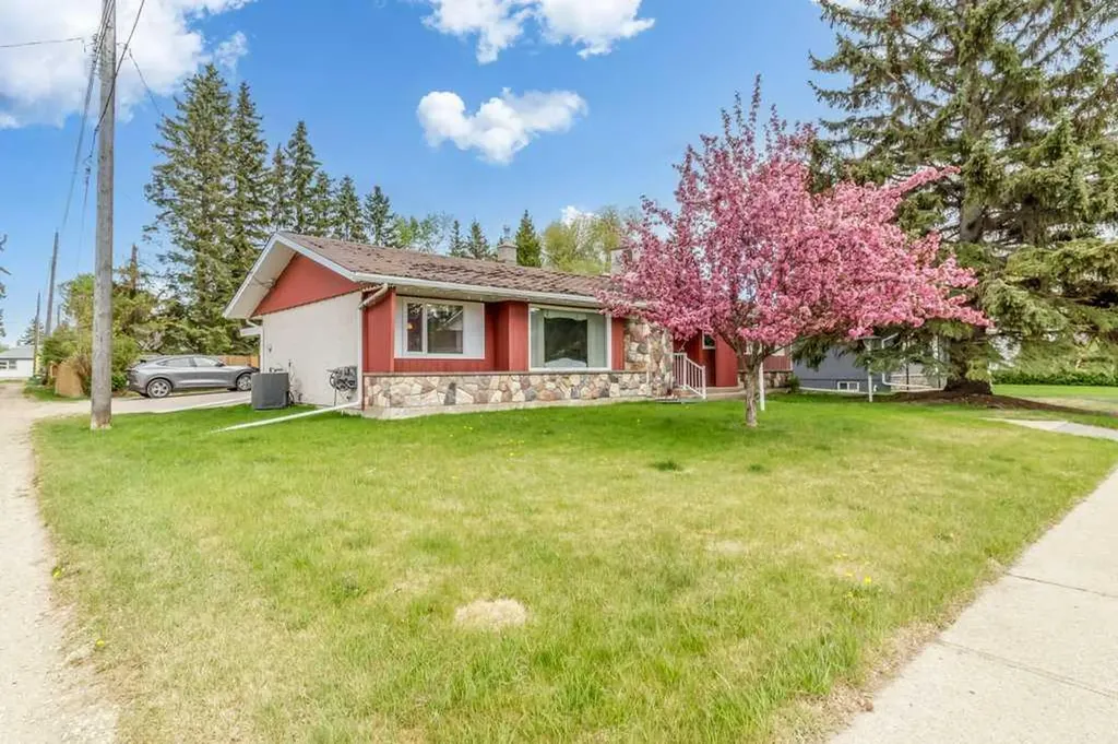 3515 43a Avenue Red Deer AB T4N 3E9