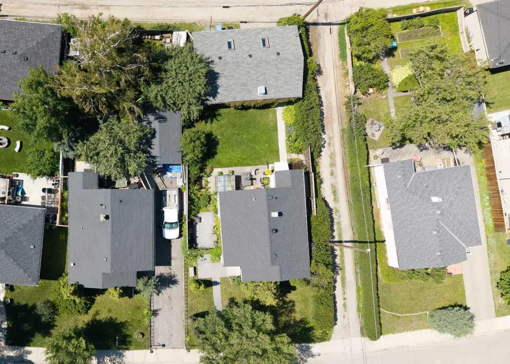 1945 Mountview Crescent NE Calgary AB T2E 5N4