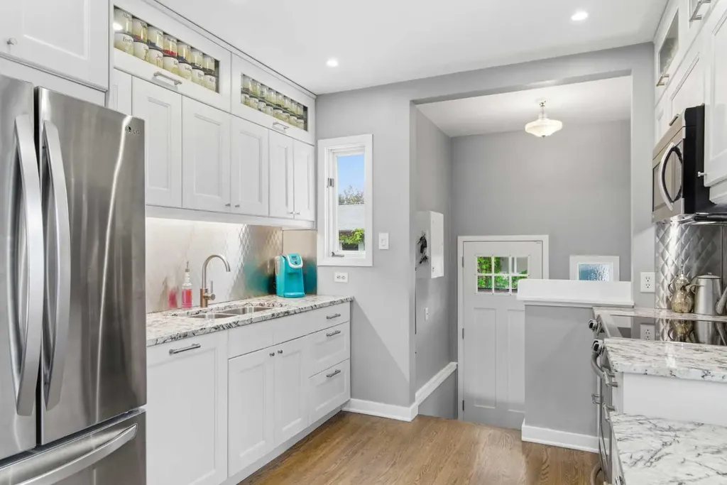 1945 Mountview Crescent NE Calgary AB T2E 5N4