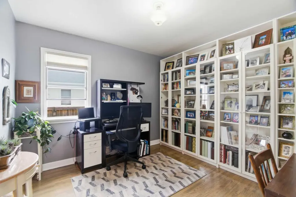 1945 Mountview Crescent NE Calgary AB T2E 5N4