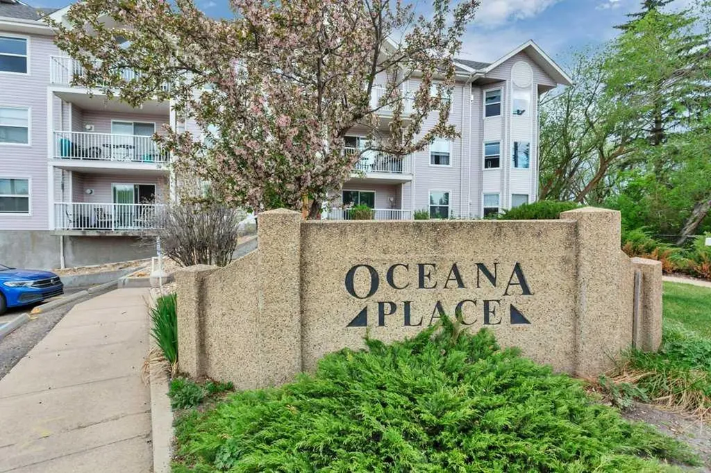 5435 Lakeshore Drive Sylvan Lake AB T4S1E8