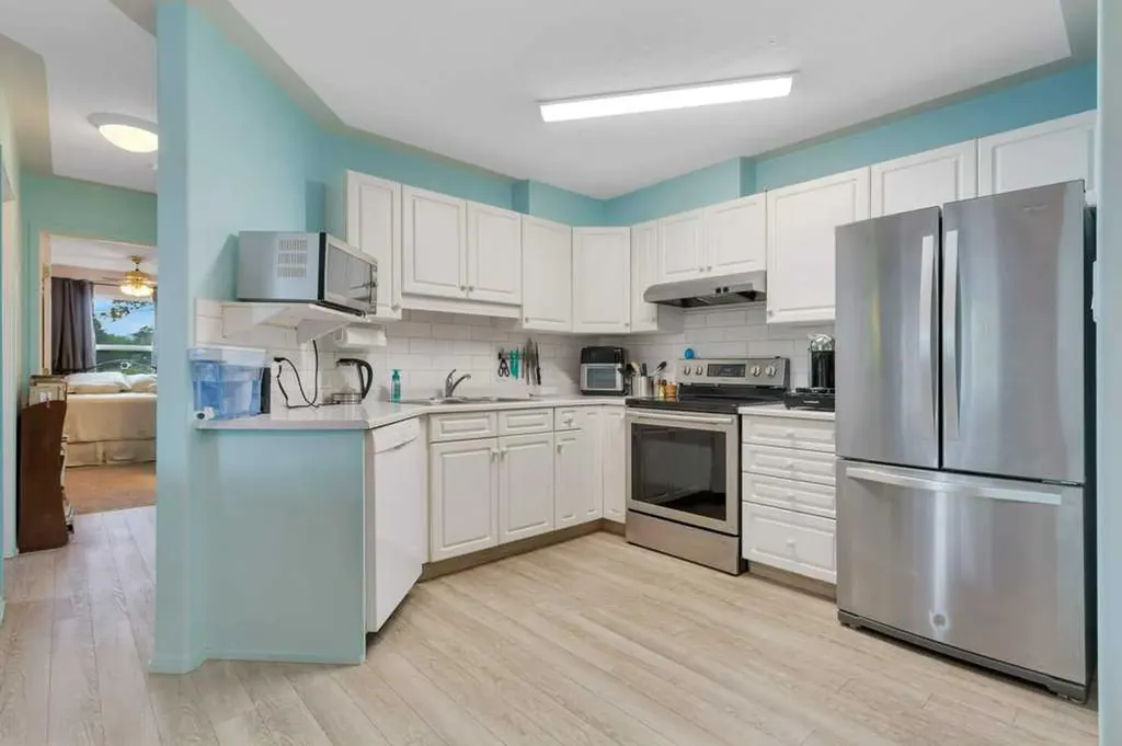 5435 Lakeshore Drive Sylvan Lake AB T4S1E8