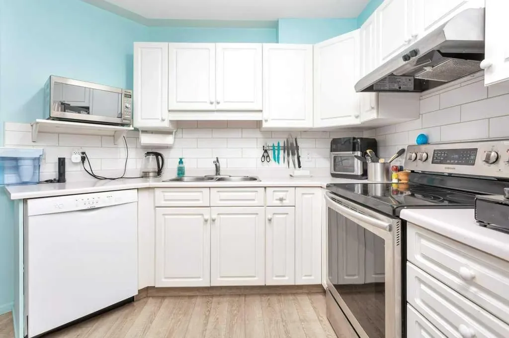 5435 Lakeshore Drive Sylvan Lake AB T4S1E8