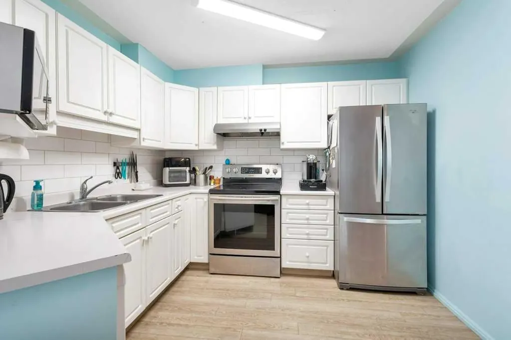 5435 Lakeshore Drive Sylvan Lake AB T4S1E8