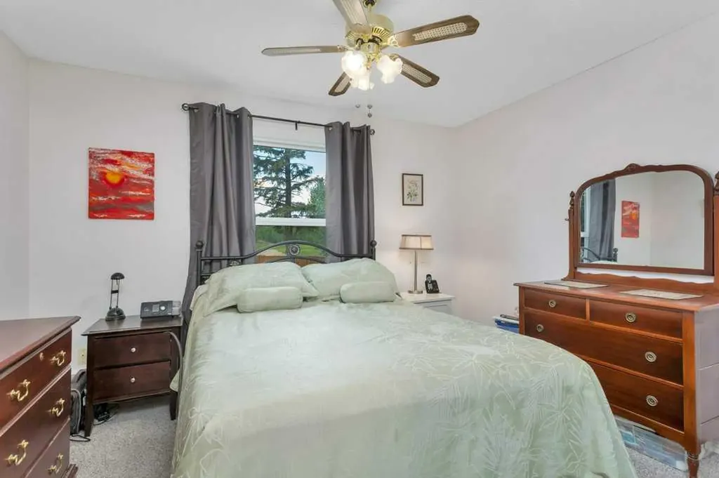 5435 Lakeshore Drive Sylvan Lake AB T4S1E8
