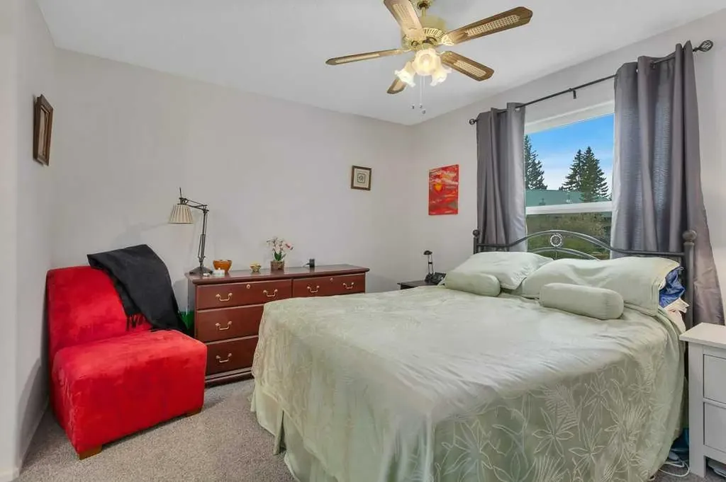5435 Lakeshore Drive Sylvan Lake AB T4S1E8
